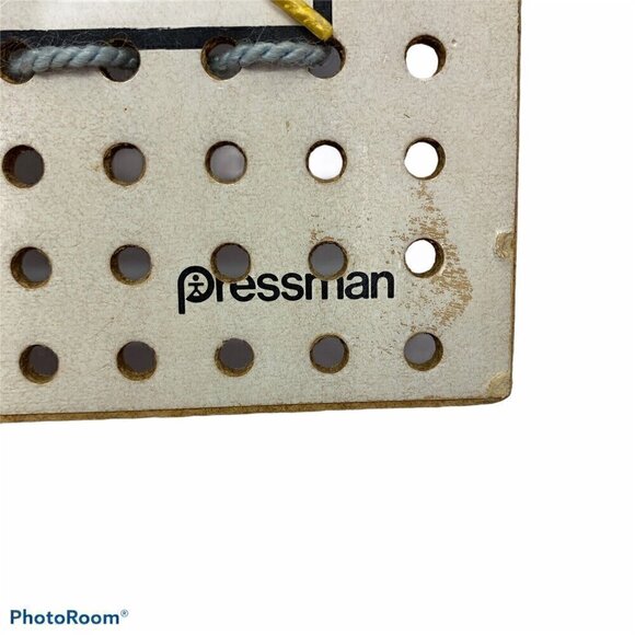 Pressman Vintage Masonite Lacing Board Set 3 Boards 5 laces Sewing Cards - Picture 4 of 12